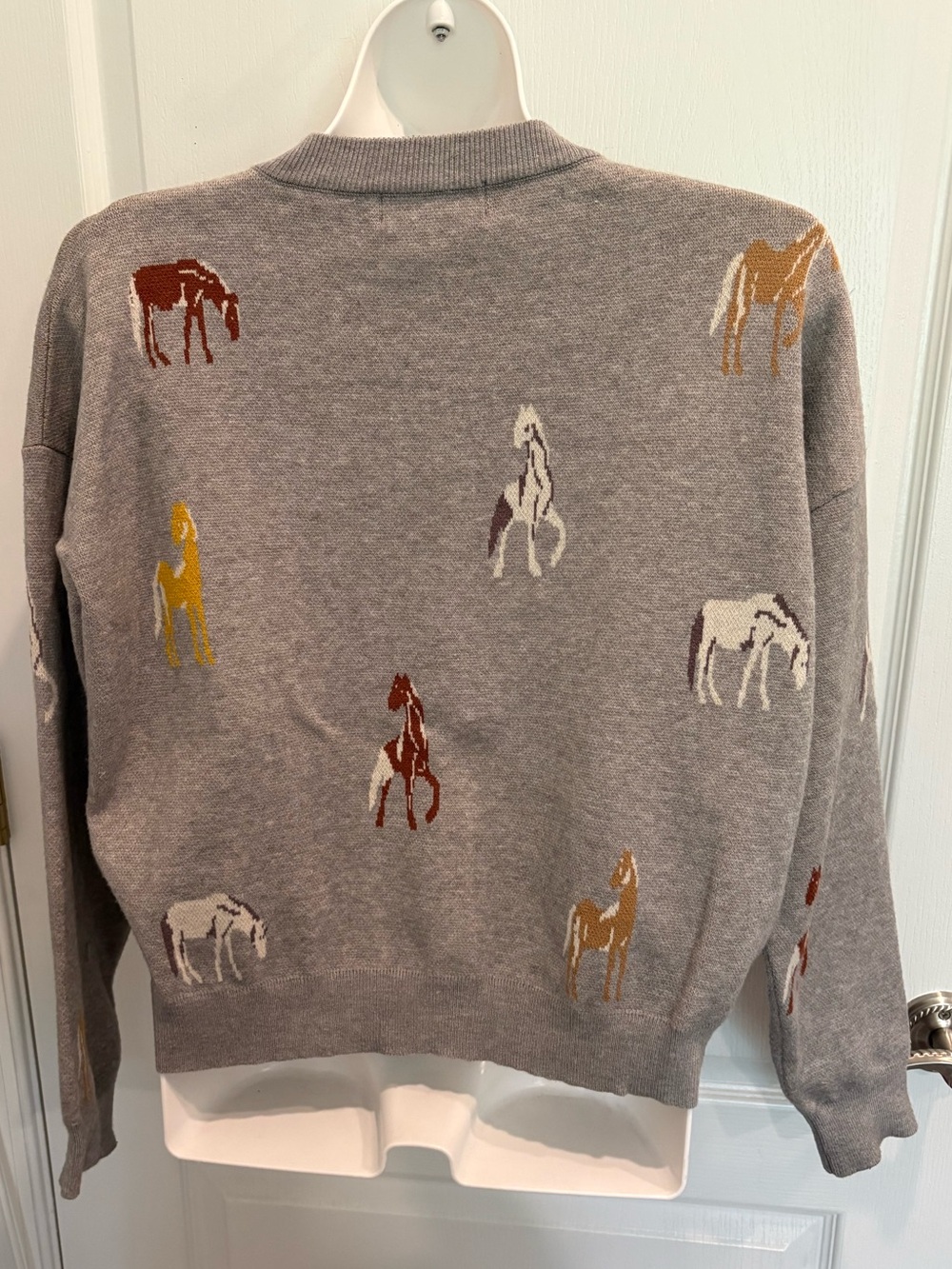 Pants Store Put You First Gray Horse-Print Crewneck Sweater Size L - Picture 4 of 6